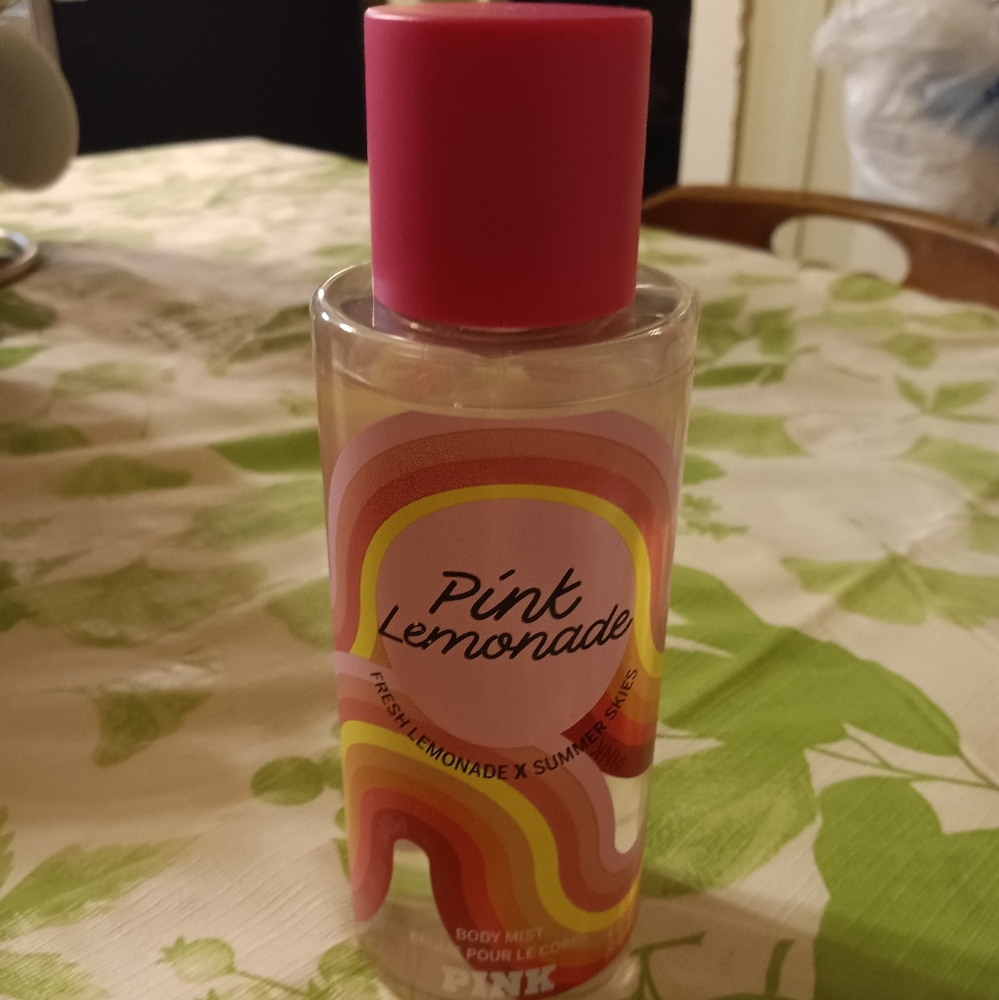 Pink body mist